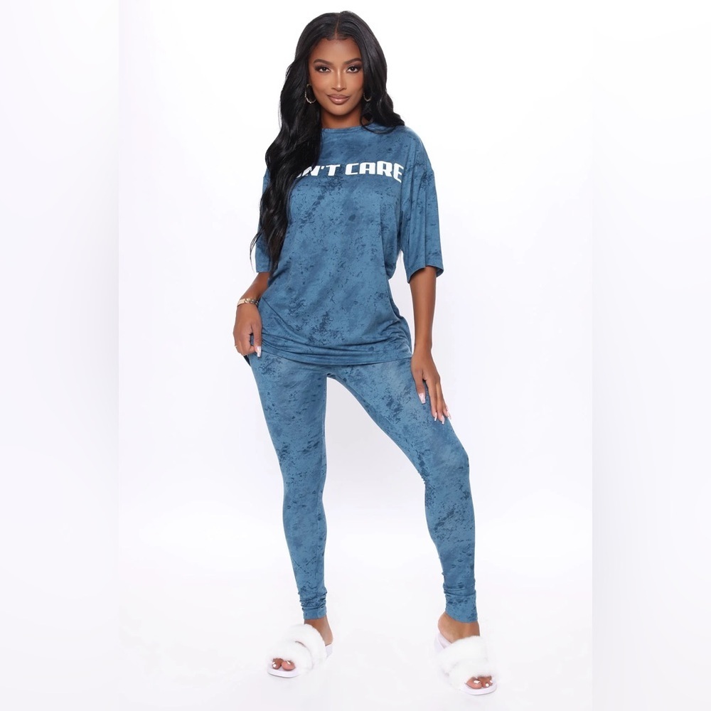 Fashion Nova “Don’t Care” Indigo Lounge Set Oversized Tee & Leggings